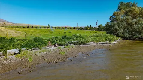 2 Stennes Drive Pateros WA 98846