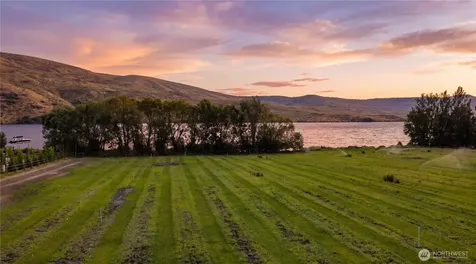 2 Stennes Drive Pateros WA 98846