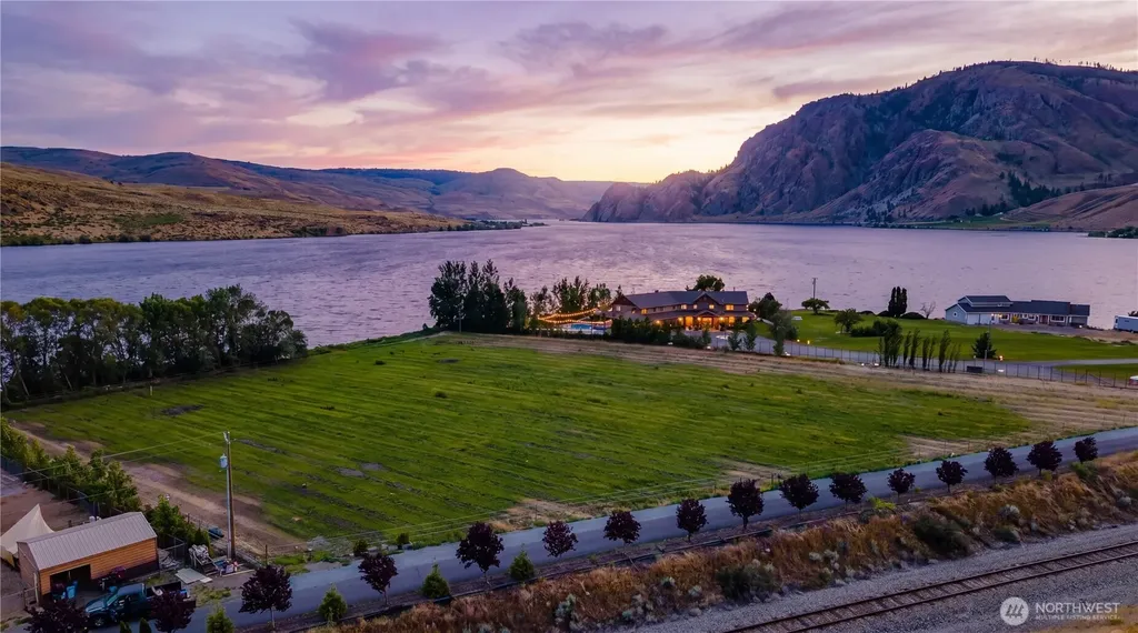 1 Stennes Drive Pateros WA 98846