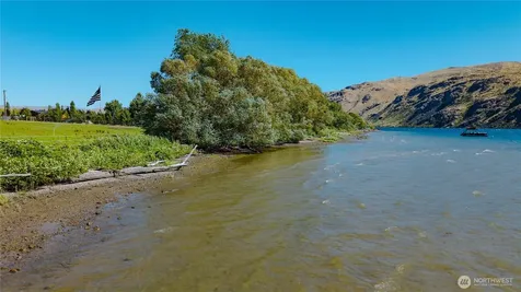 1 Stennes Drive Pateros WA 98846