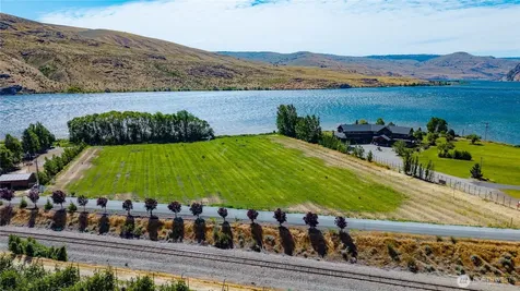 1 Stennes Drive Pateros WA 98846