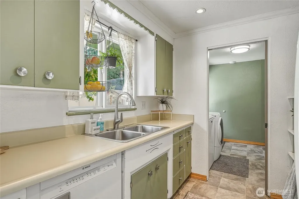 20818 77th Place W Edmonds WA 98026