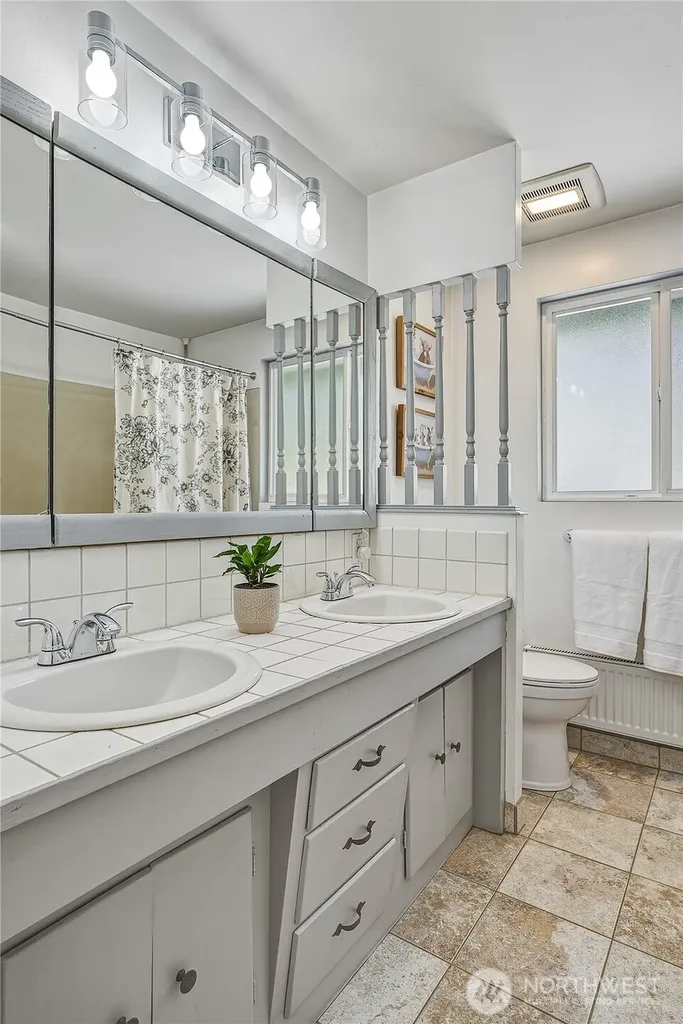20818 77th Place W Edmonds WA 98026