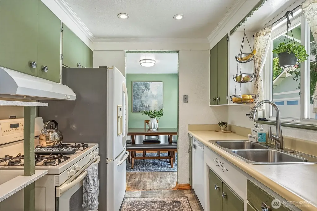 20818 77th Place W Edmonds WA 98026