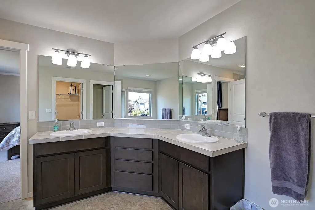 28108 66th Way NW Stanwood WA 98292