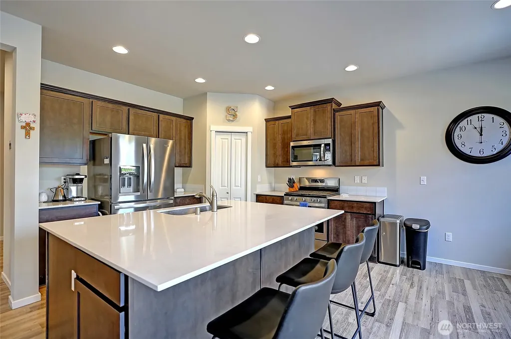 28108 66th Way NW Stanwood WA 98292