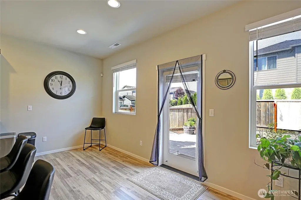 28108 66th Way NW Stanwood WA 98292