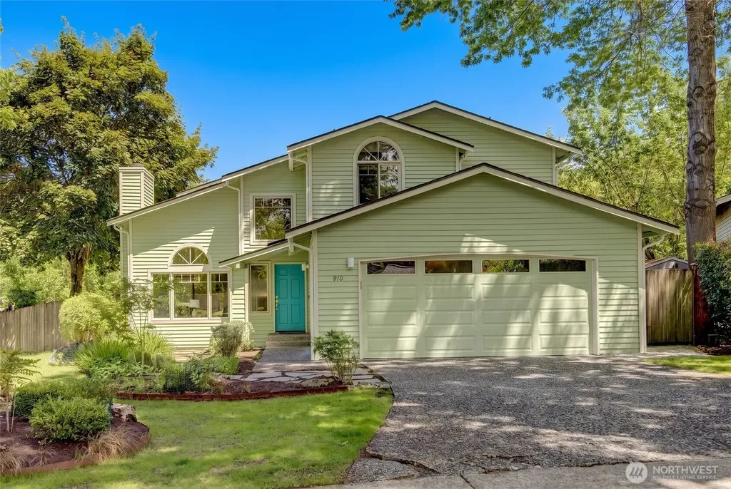 910 6th Place S Kirkland WA 98033