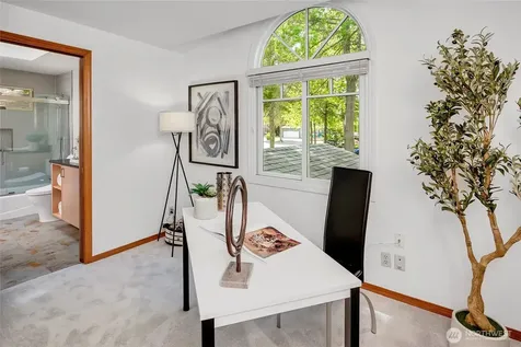 910 6th Place S Kirkland WA 98033