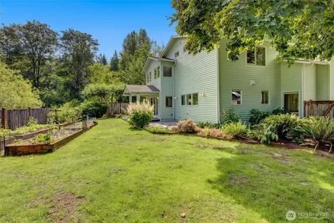 910 6th Place S Kirkland WA 98033
