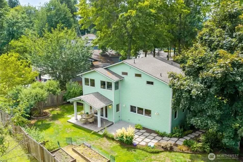 910 6th Place S Kirkland WA 98033