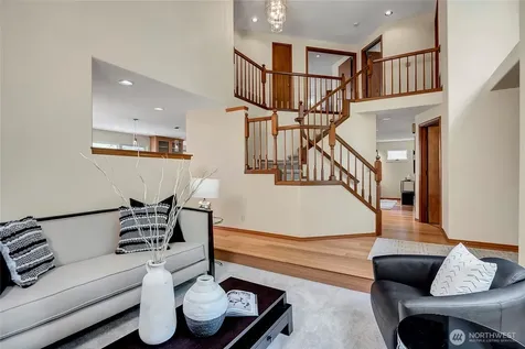 910 6th Place S Kirkland WA 98033