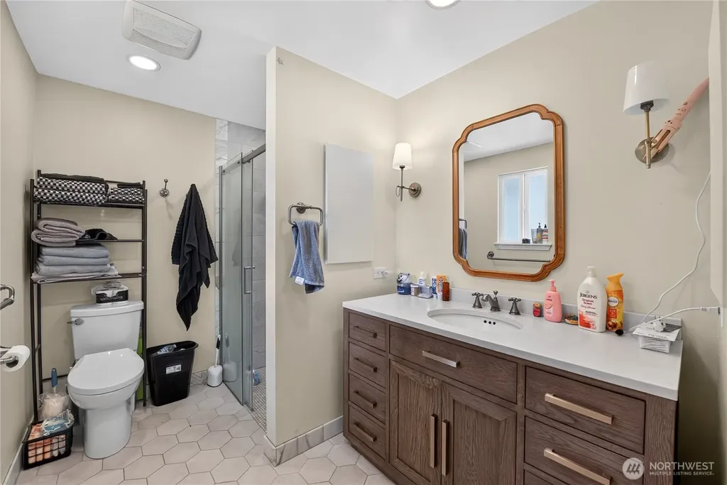 4722 Edgeworth Drive SE Olympia WA 98501