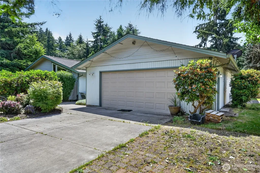 4722 Edgeworth Drive SE Olympia WA 98501