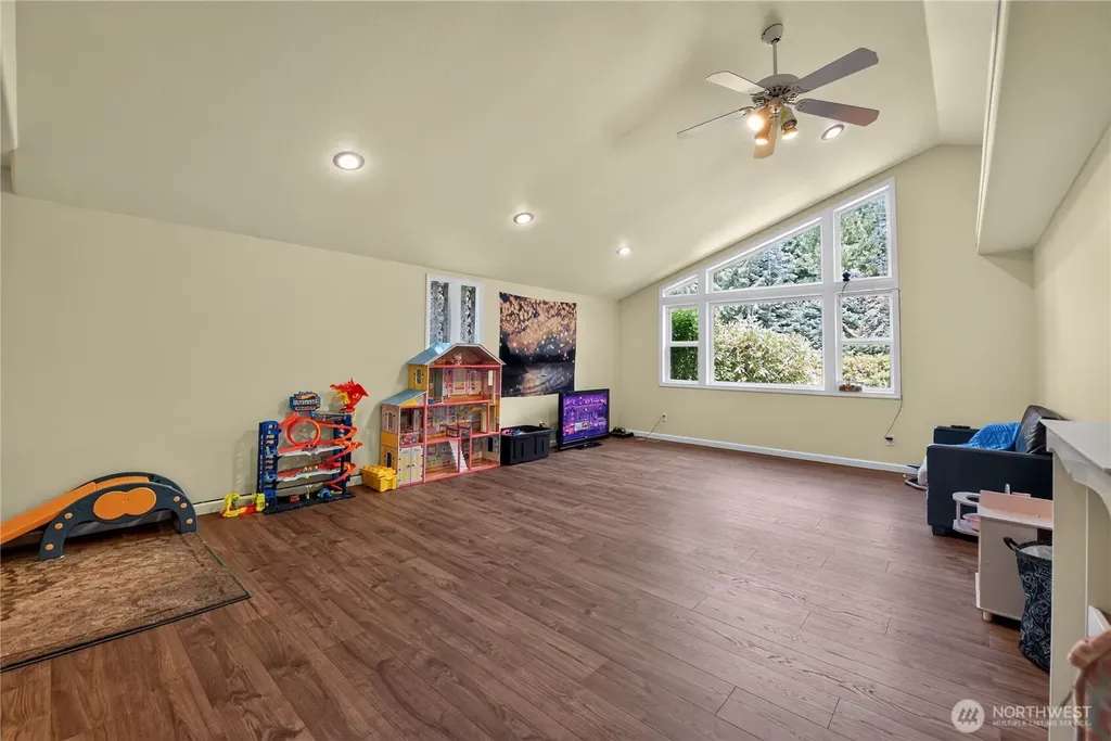 4722 Edgeworth Drive SE Olympia WA 98501