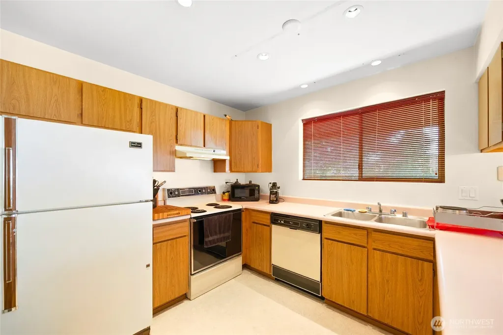 21815 SE 271st Street Maple Valley WA 98038
