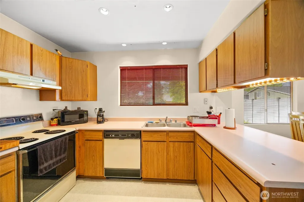 21815 SE 271st Street Maple Valley WA 98038
