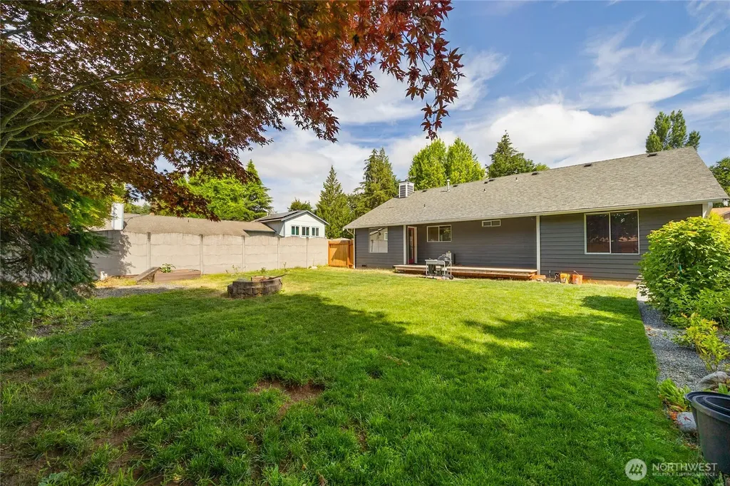 21815 SE 271st Street Maple Valley WA 98038