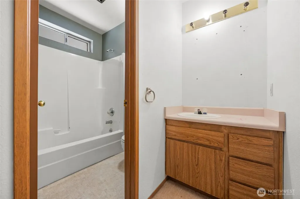 21815 SE 271st Street Maple Valley WA 98038