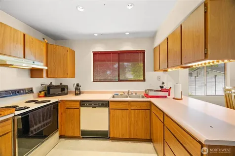 21815 SE 271st Street Maple Valley WA 98038