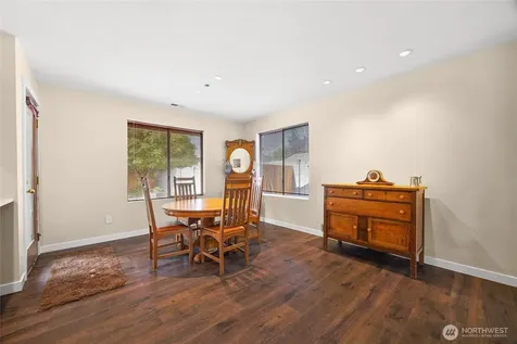21815 SE 271st Street Maple Valley WA 98038