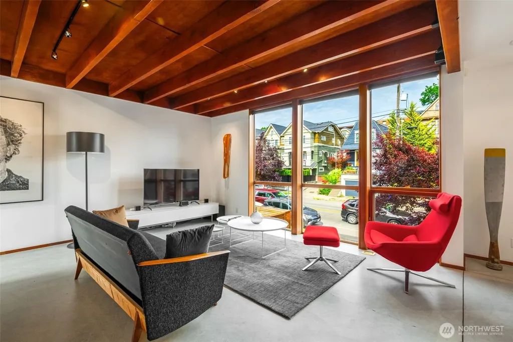209 12th Ave E Seattle WA 98102