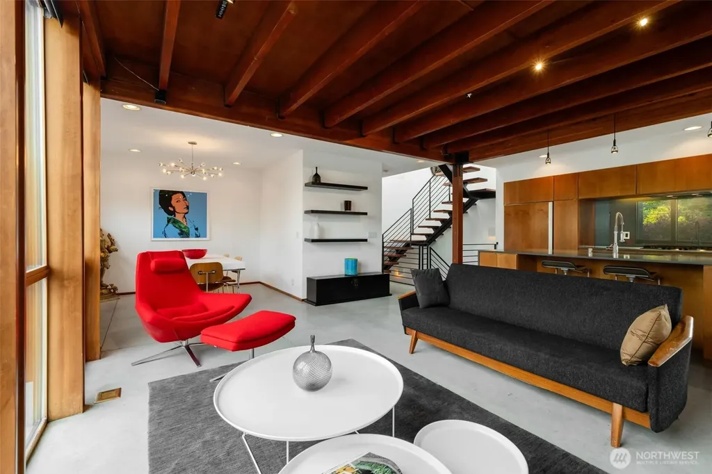 209 12th Ave E Seattle WA 98102