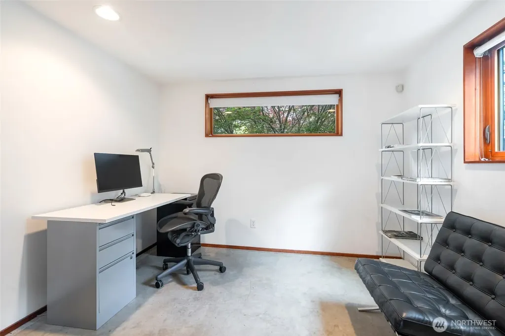 209 12th Ave E Seattle WA 98102