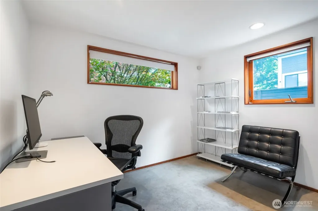 209 12th Ave E Seattle WA 98102