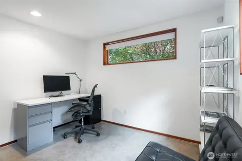 209 12th Ave E Seattle WA 98102