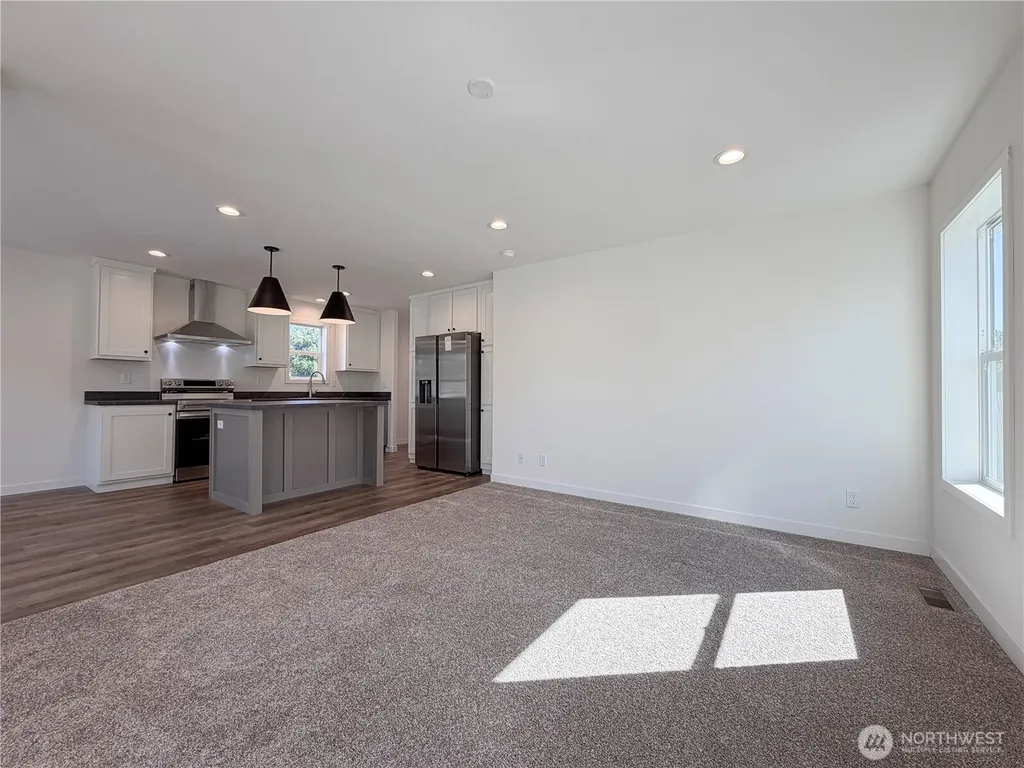 4565 Windemere Street Longview WA 98632