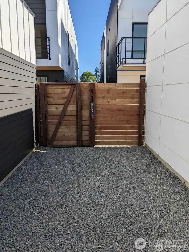 5725 N 48th Street Tacoma WA 98407