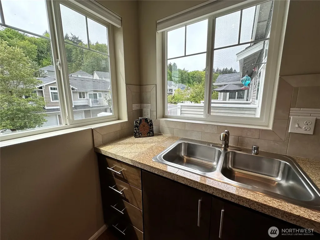 21048 40th Place S Seatac WA 98198