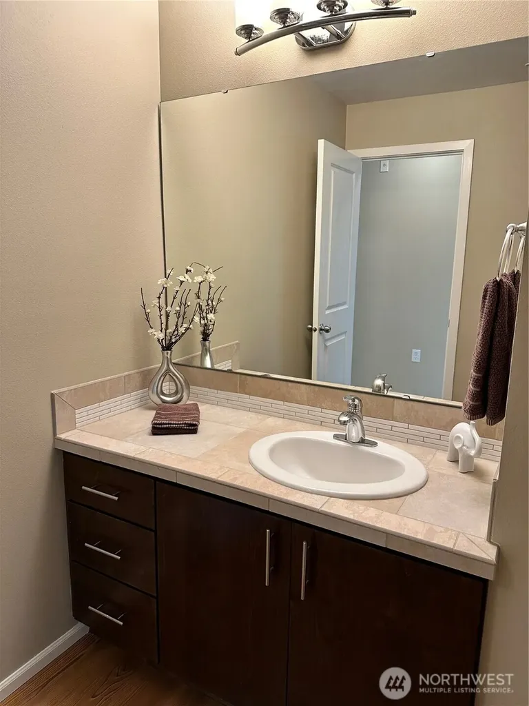 21048 40th Place S Seatac WA 98198