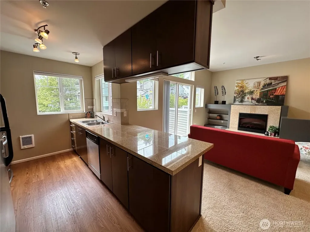21048 40th Place S Seatac WA 98198