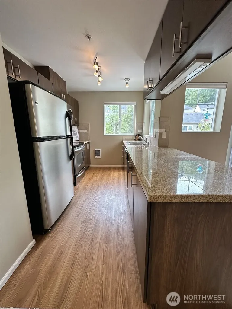 21048 40th Place S Seatac WA 98198