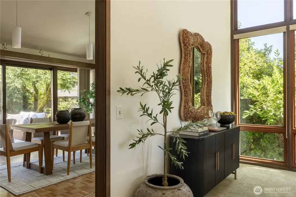 3853 81st Avenue SE Mercer Island WA 98040