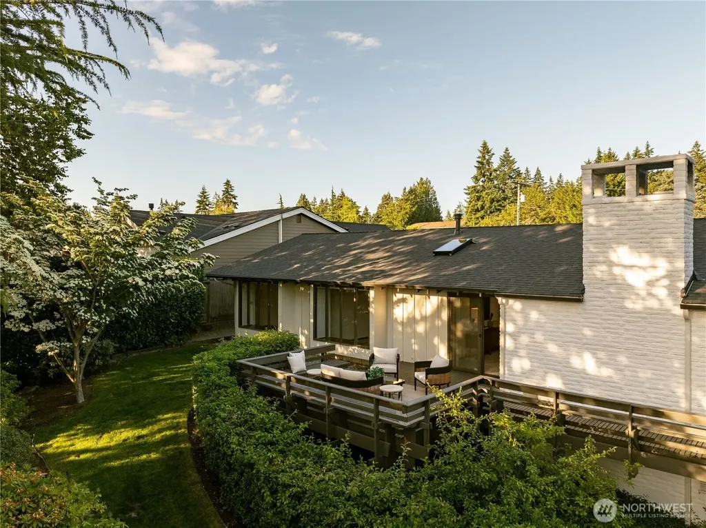 3853 81st Avenue SE Mercer Island WA 98040