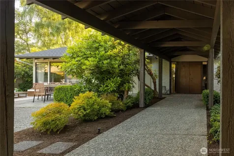 3853 81st Avenue SE Mercer Island WA 98040