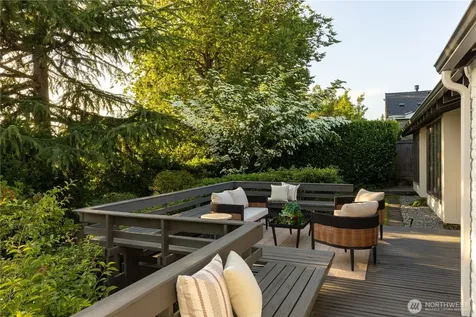 3853 81st Avenue SE Mercer Island WA 98040