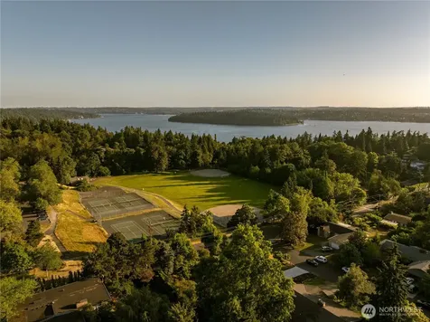 3853 81st Avenue SE Mercer Island WA 98040