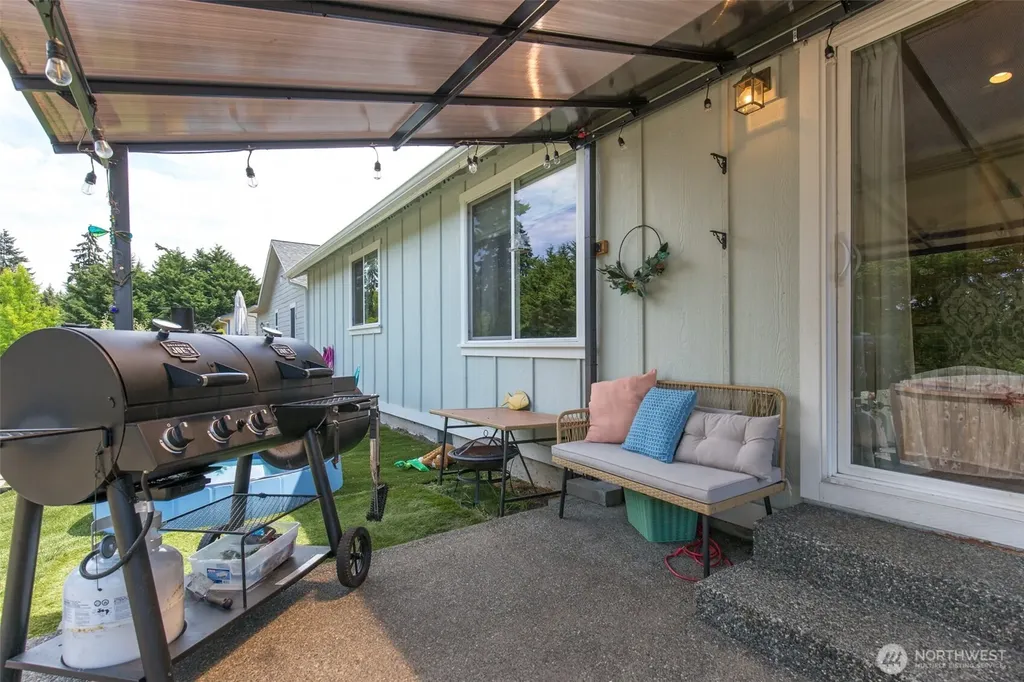 1937 Village Circle Port Angeles WA 98362