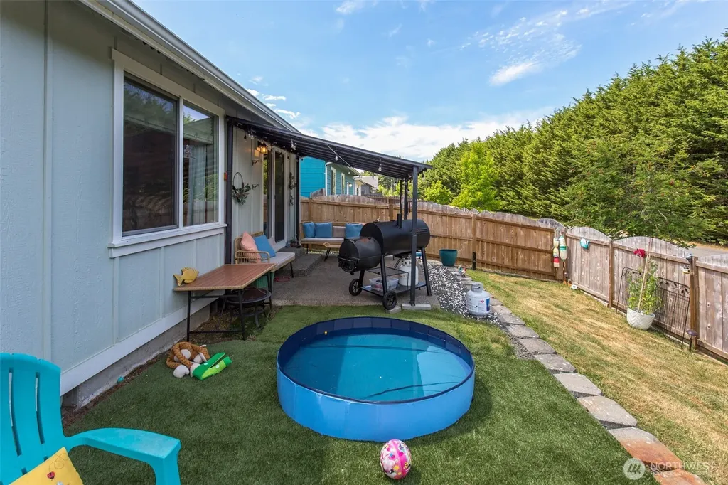 1937 Village Circle Port Angeles WA 98362