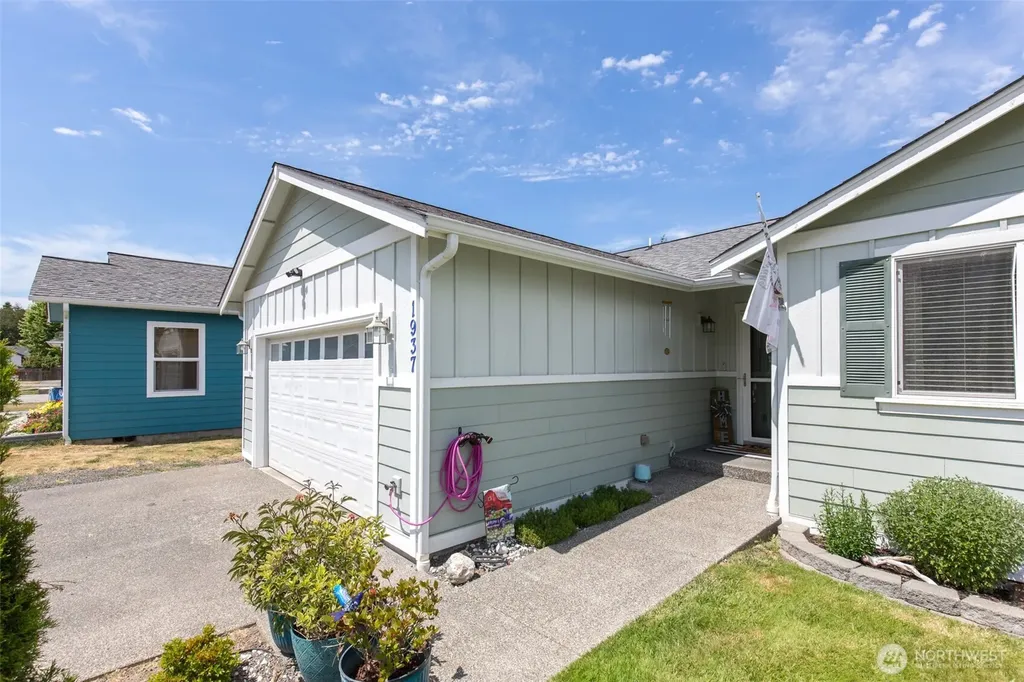 1937 Village Circle Port Angeles WA 98362