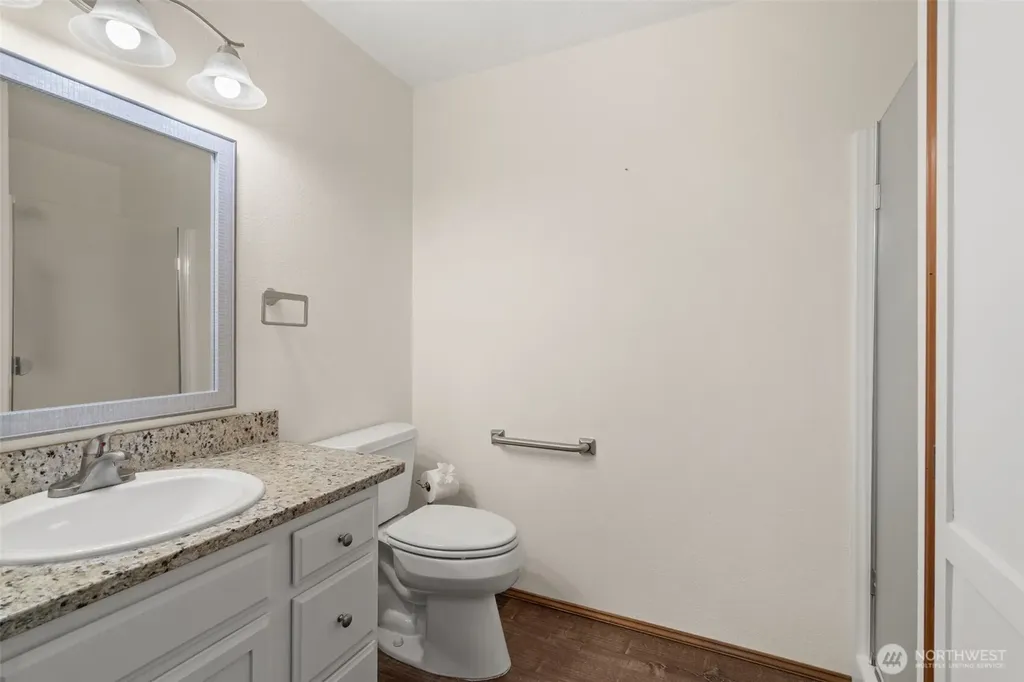 1182 Emerson Lane Centralia WA 98531