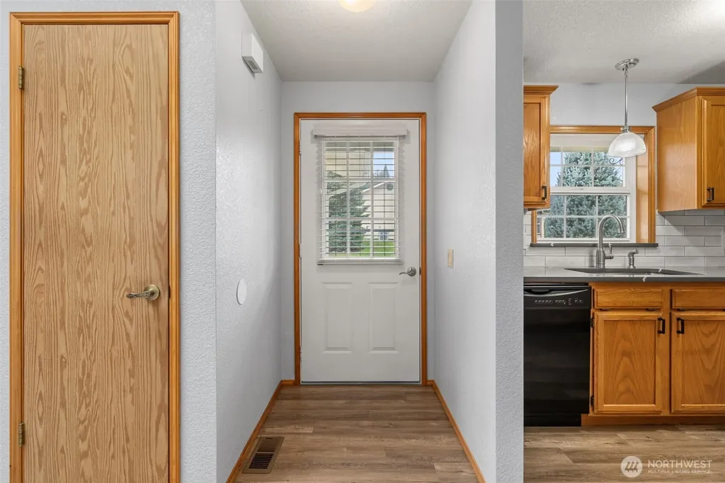 1182 Emerson Lane Centralia WA 98531