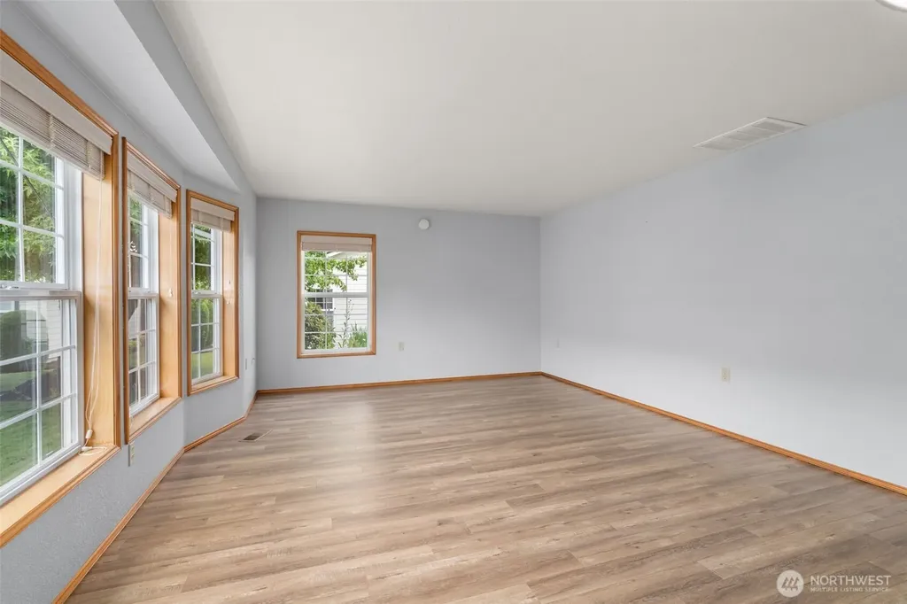 1182 Emerson Lane Centralia WA 98531