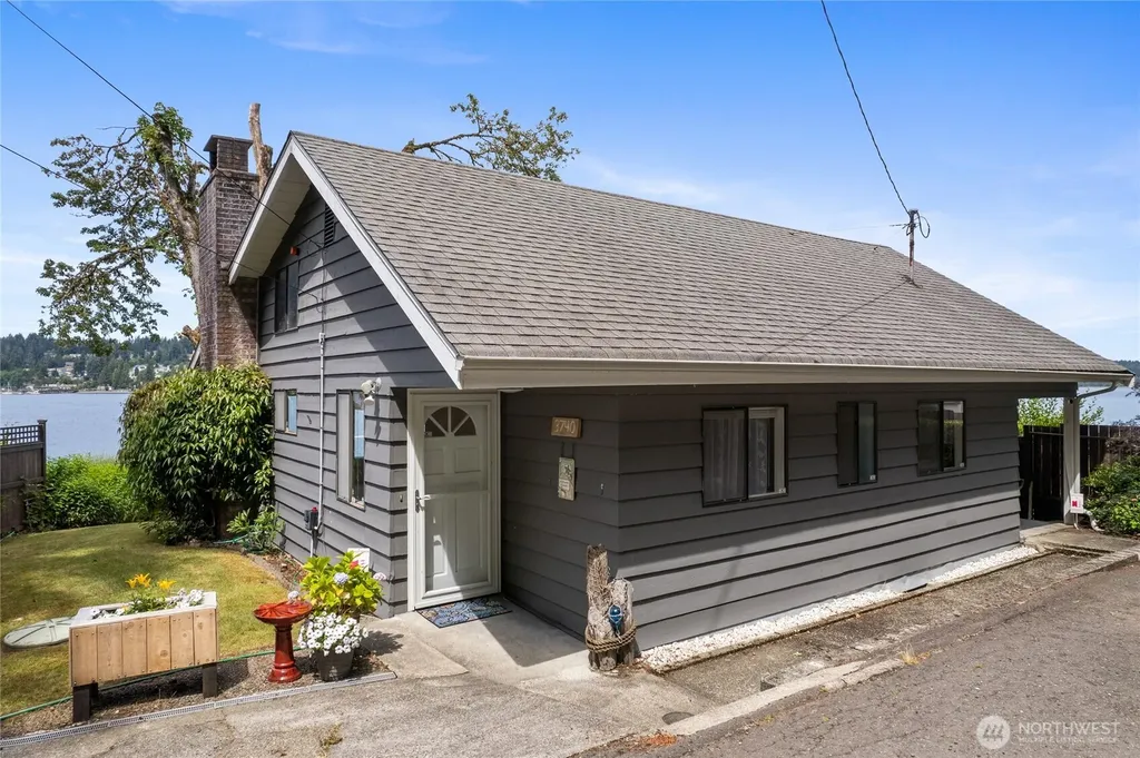 3740 E State Route 302 Belfair WA 98528