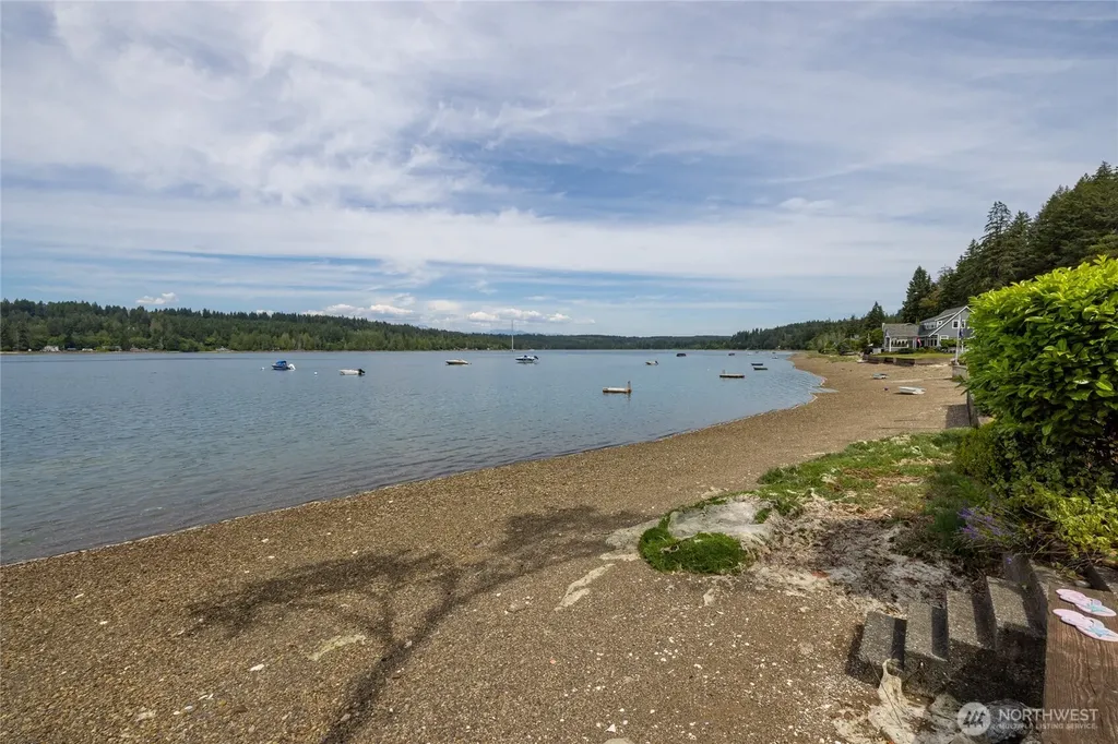 3740 E State Route 302 Belfair WA 98528
