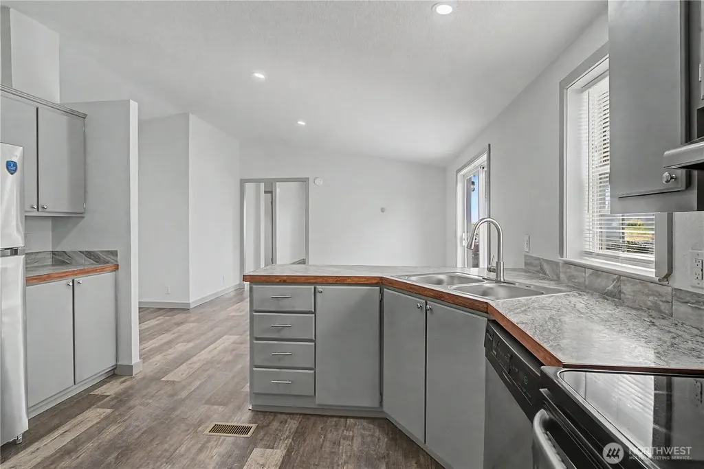 18518 Road 8.5 SE Warden WA 98857